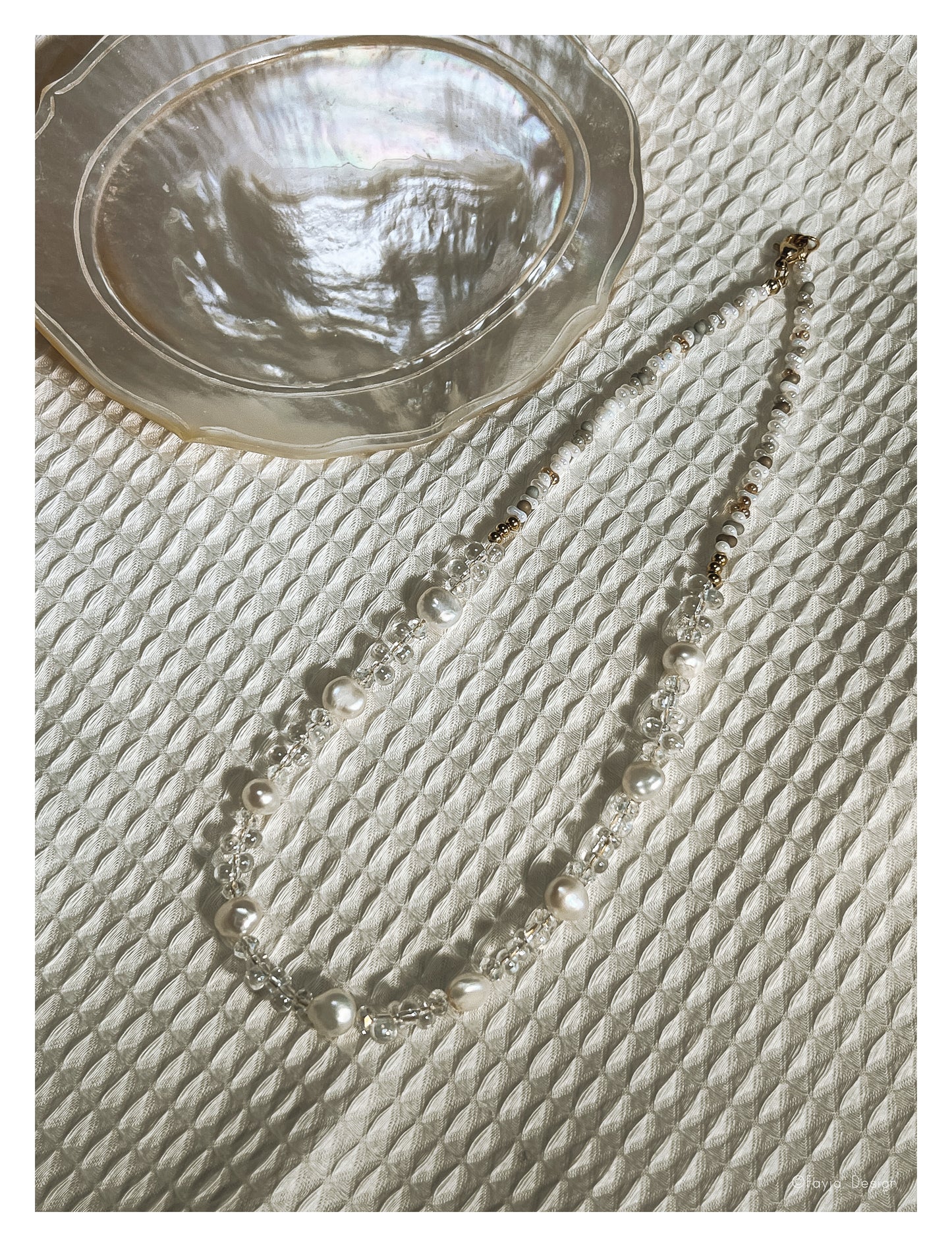 Translucent Bliss - Pearl choker - 40cm